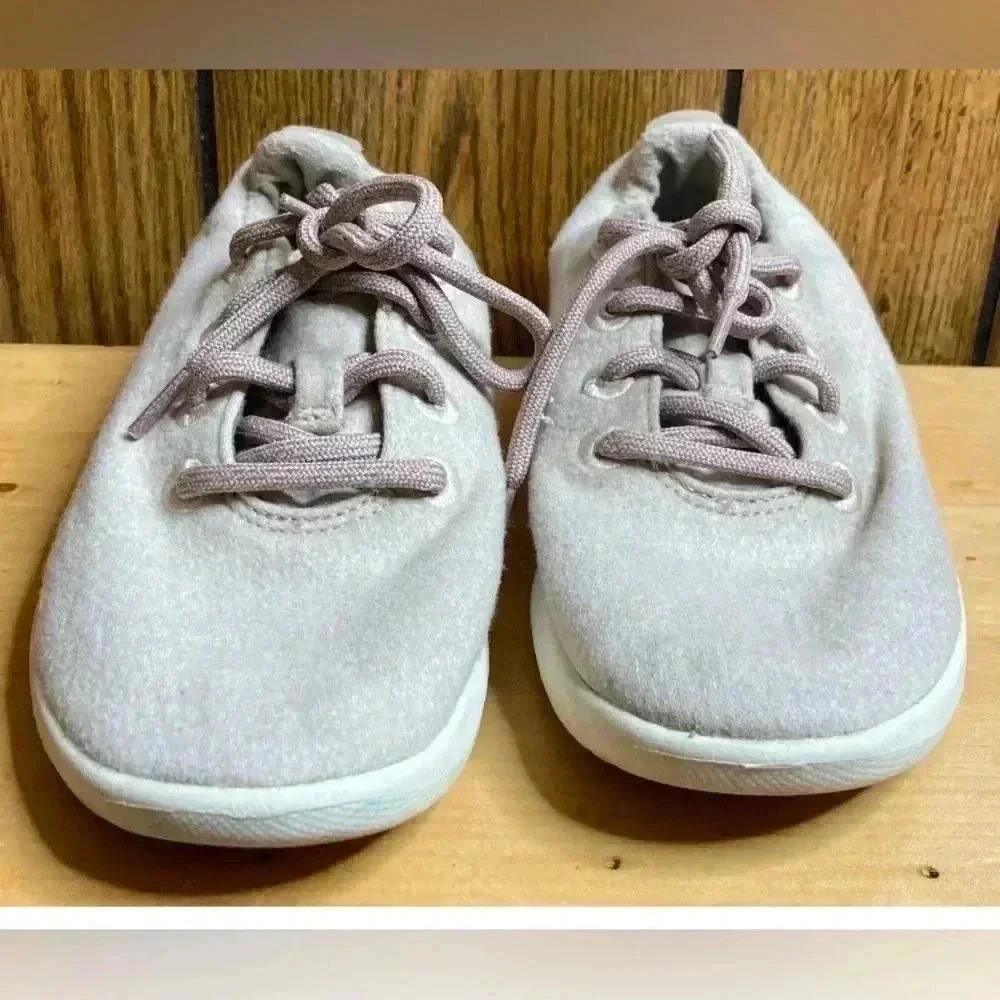 Woman ALLBIRDS beige lace Up Merino Wool Runner Sneaker Sz 8